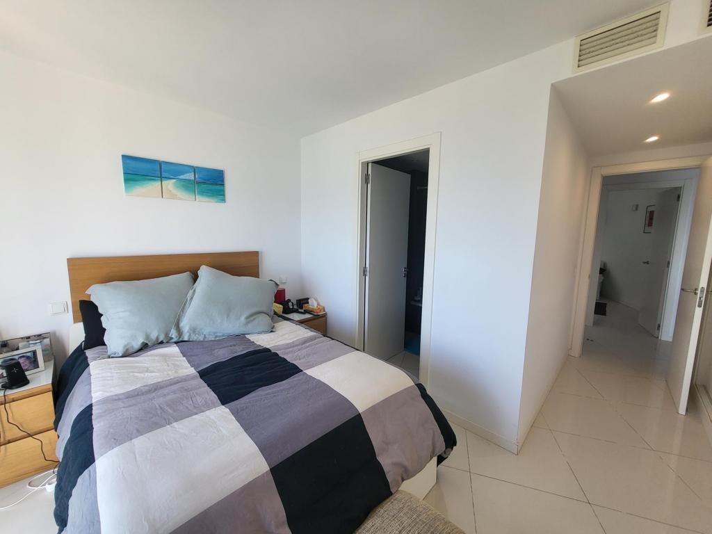 Apartamento de Lujo en venta en Playa d'en Bossa (Ibiza), 840.000 € (Ref.: 24)