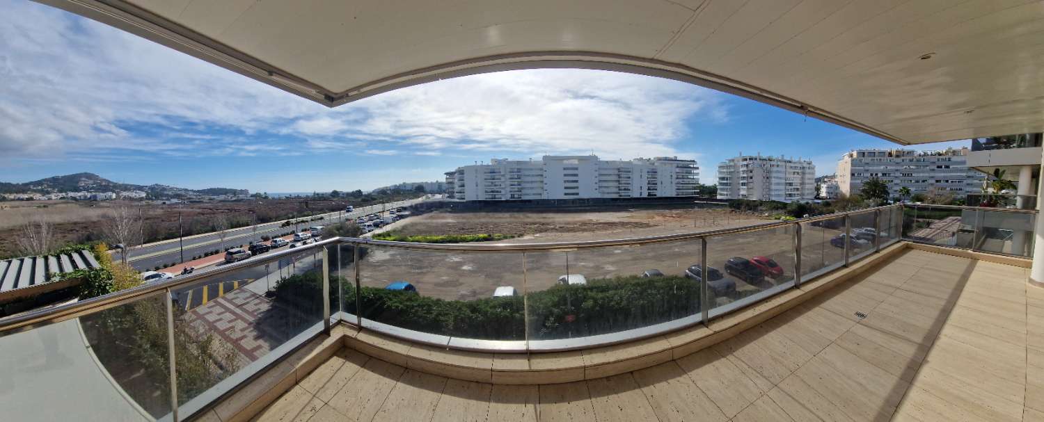 Luminoso apartamento con espectaculares vistas