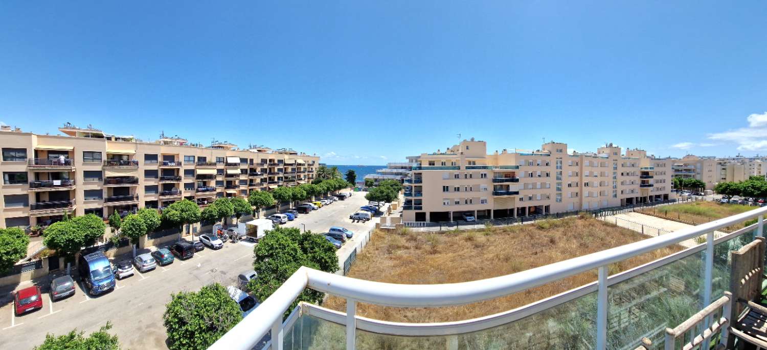 Penthouse mit großer Terrasse und Meerblick