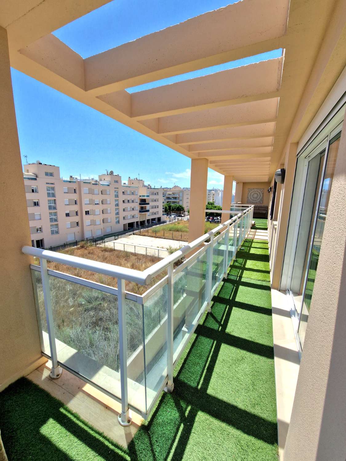Penthouse mit großer Terrasse und Meerblick