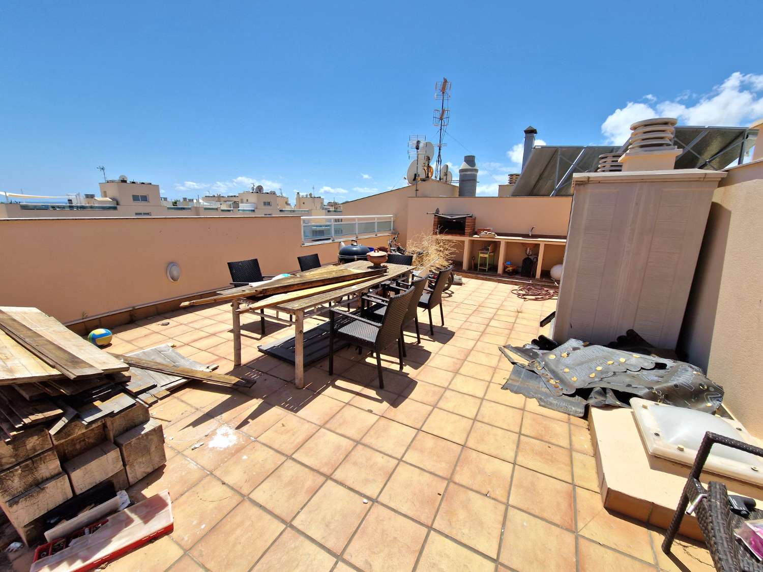 Penthouse mit großer Terrasse und Meerblick