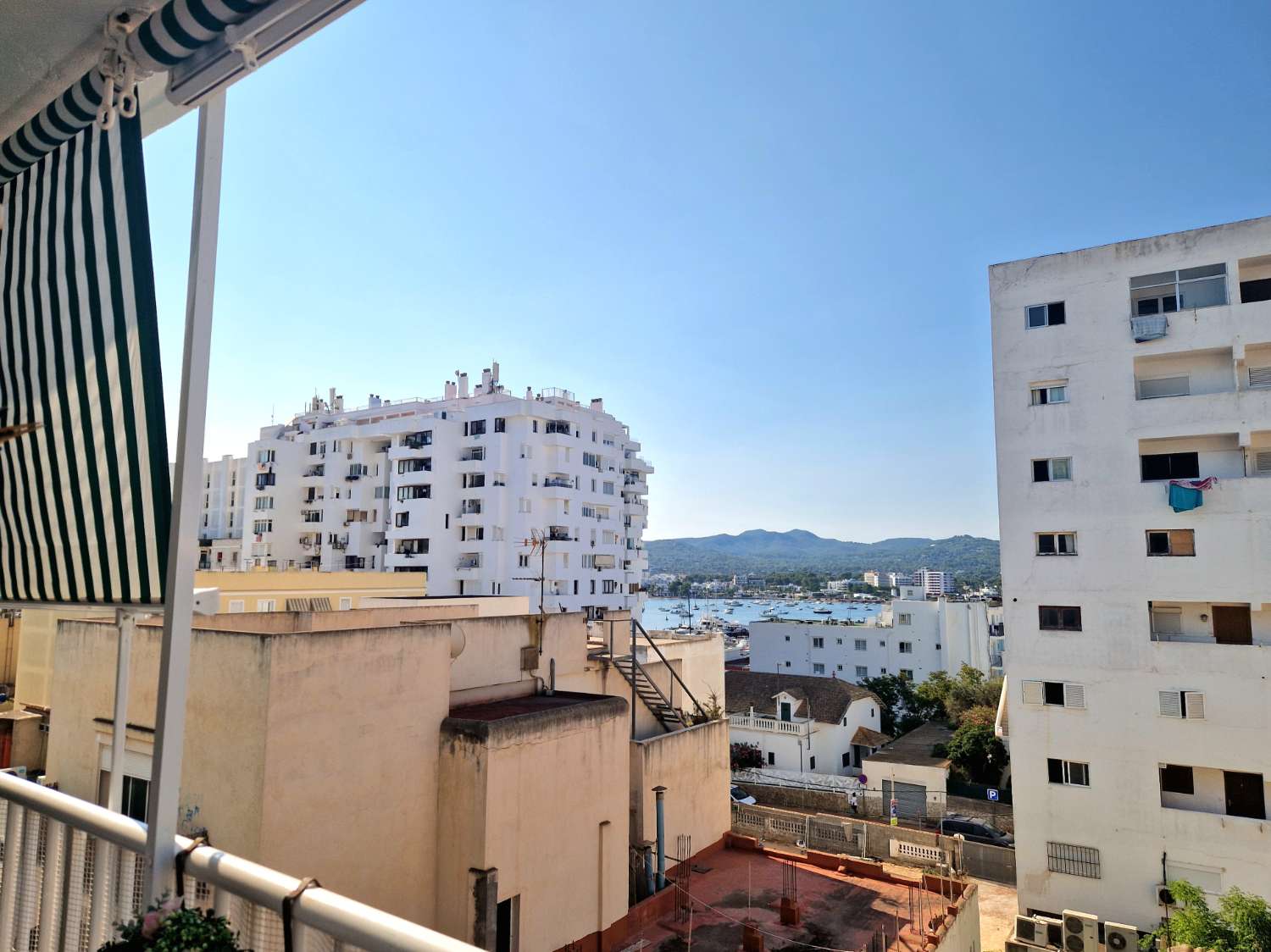 Apartamento con vistas al puerto de Sant Antoni