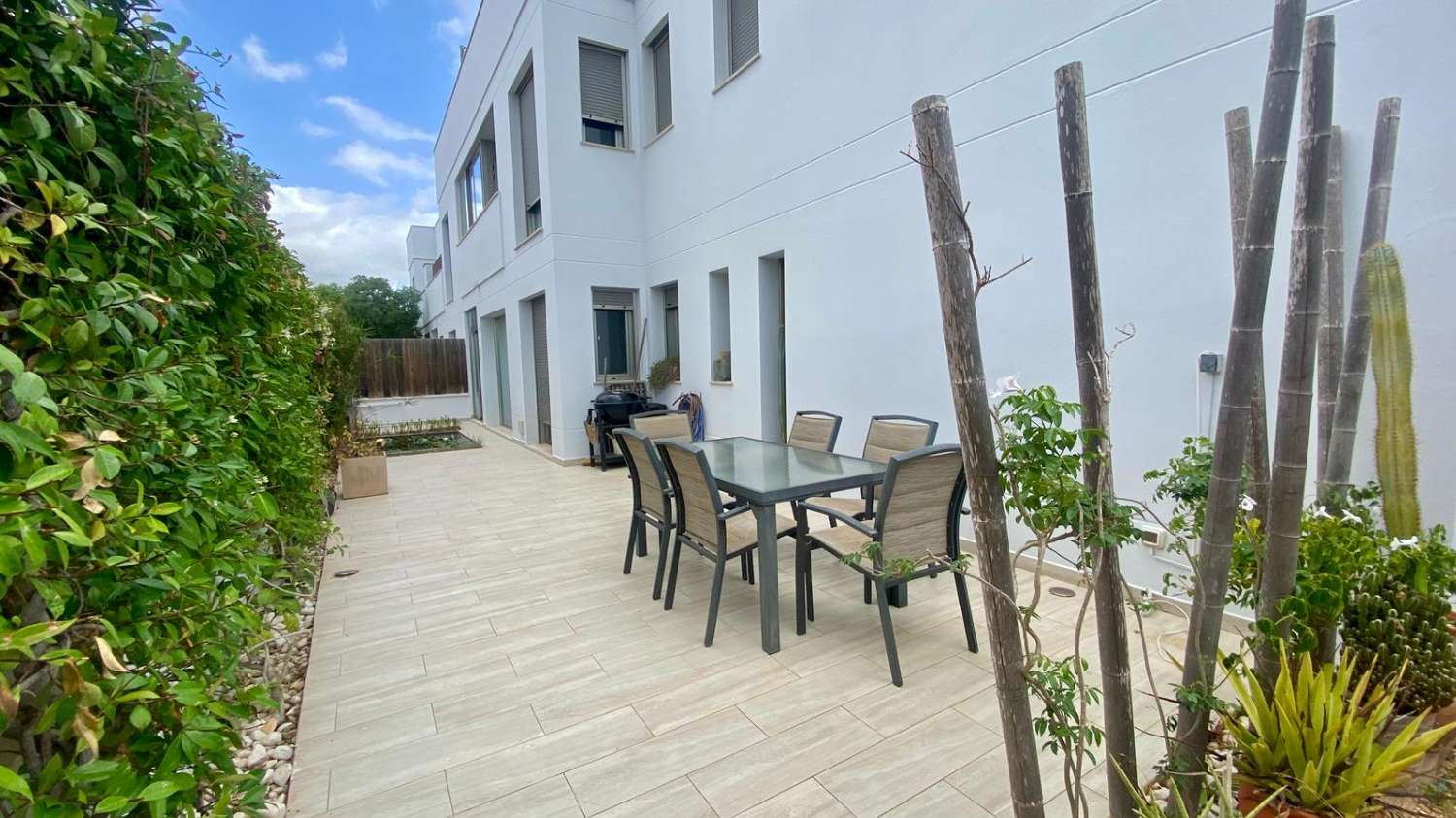 Rez-de-chaussée spectaculaire à Talamanca