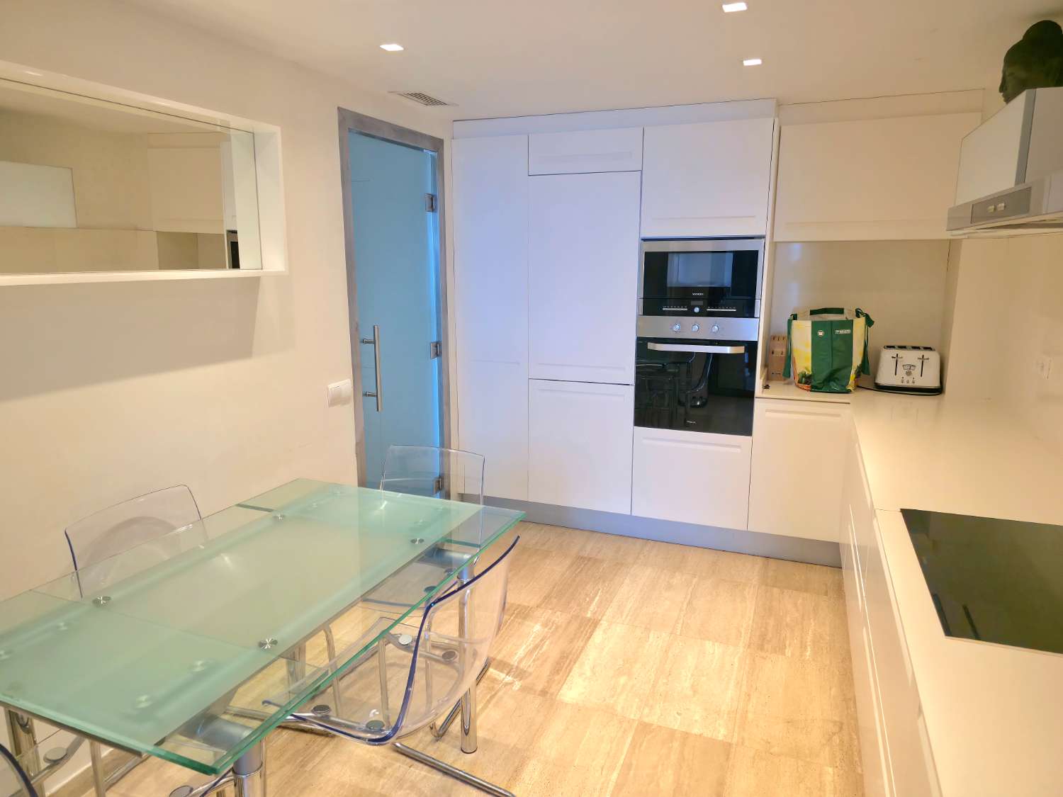 Exclusief appartement met groot terras in Botafoc