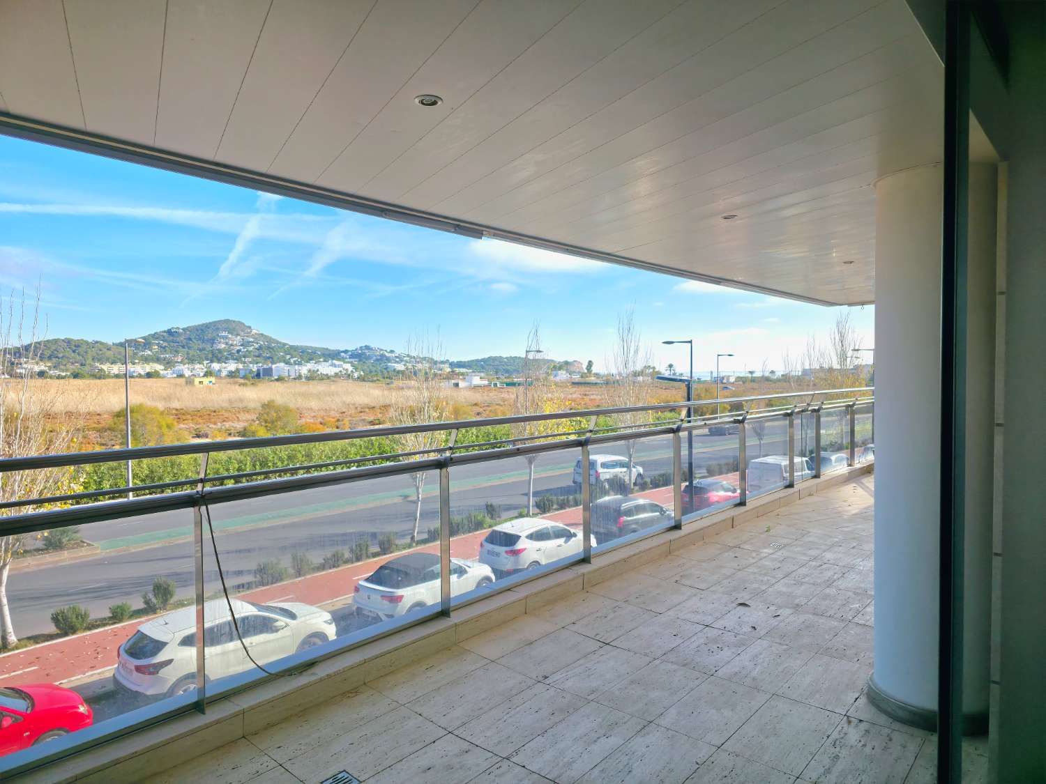 Exclusief appartement met groot terras in Botafoc