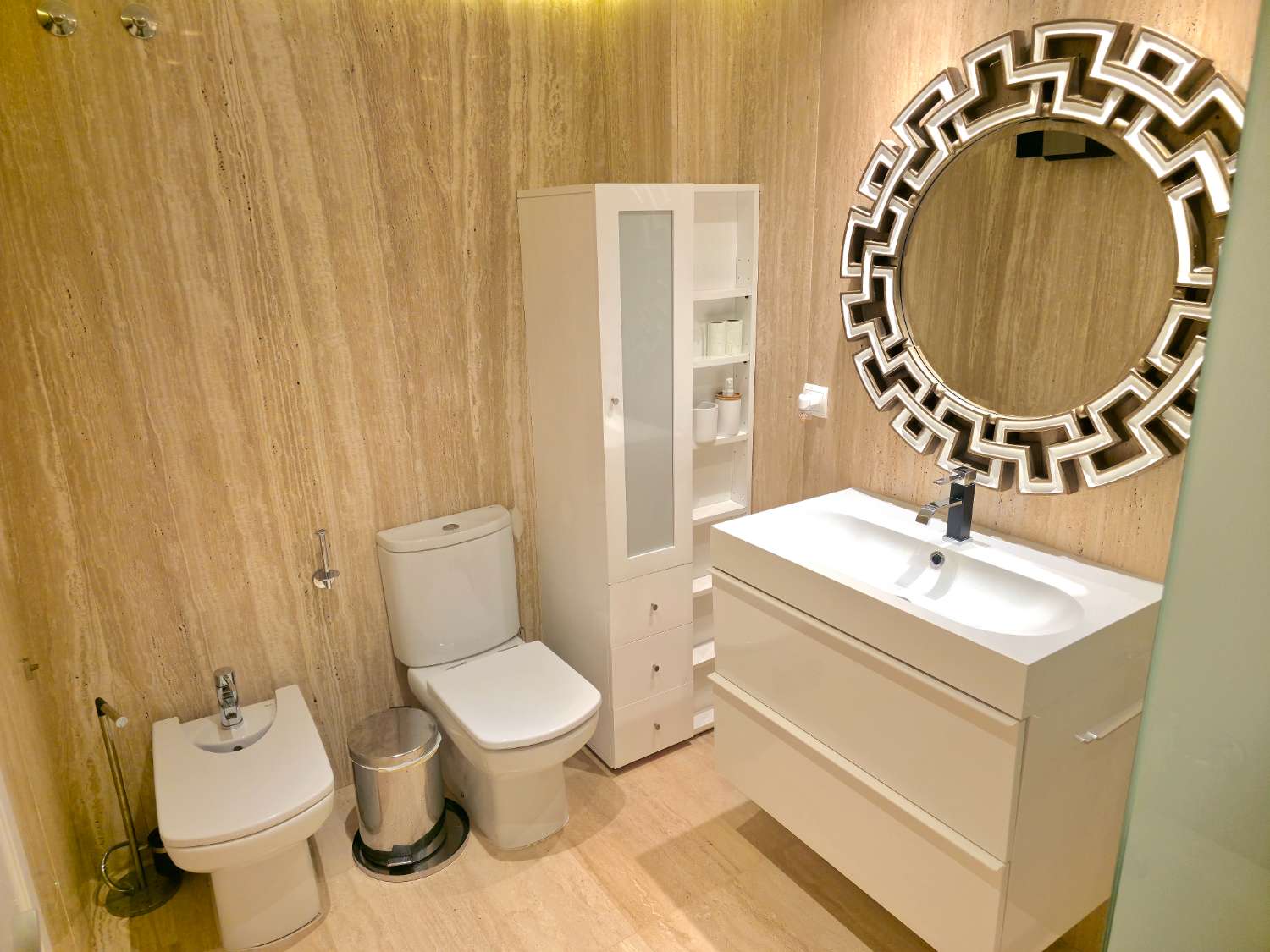 Exclusief appartement met groot terras in Botafoc