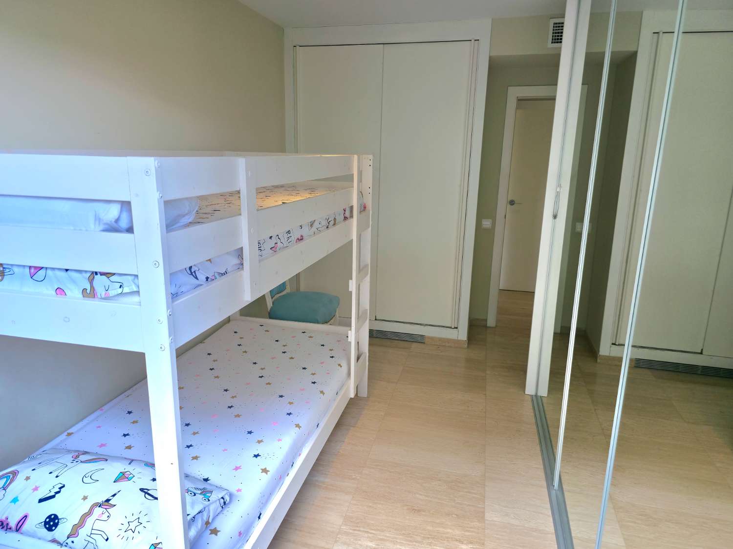 Exclusief appartement met groot terras in Botafoc