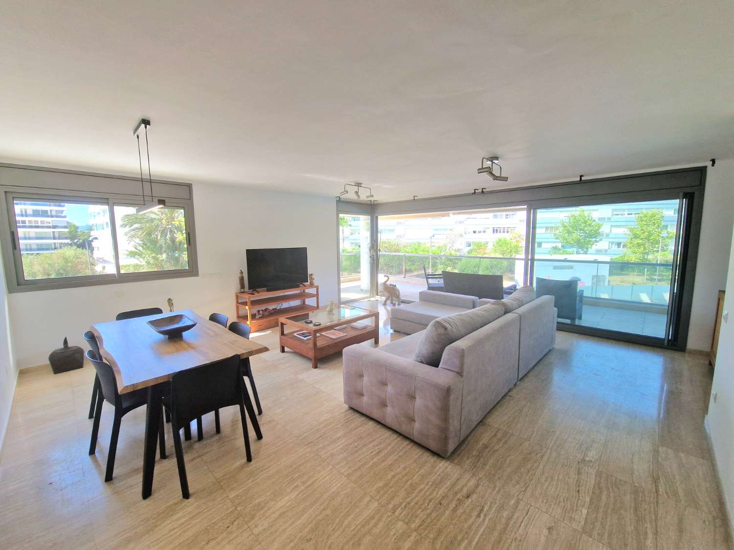 Apartamento de lujo en Marina Botafoc