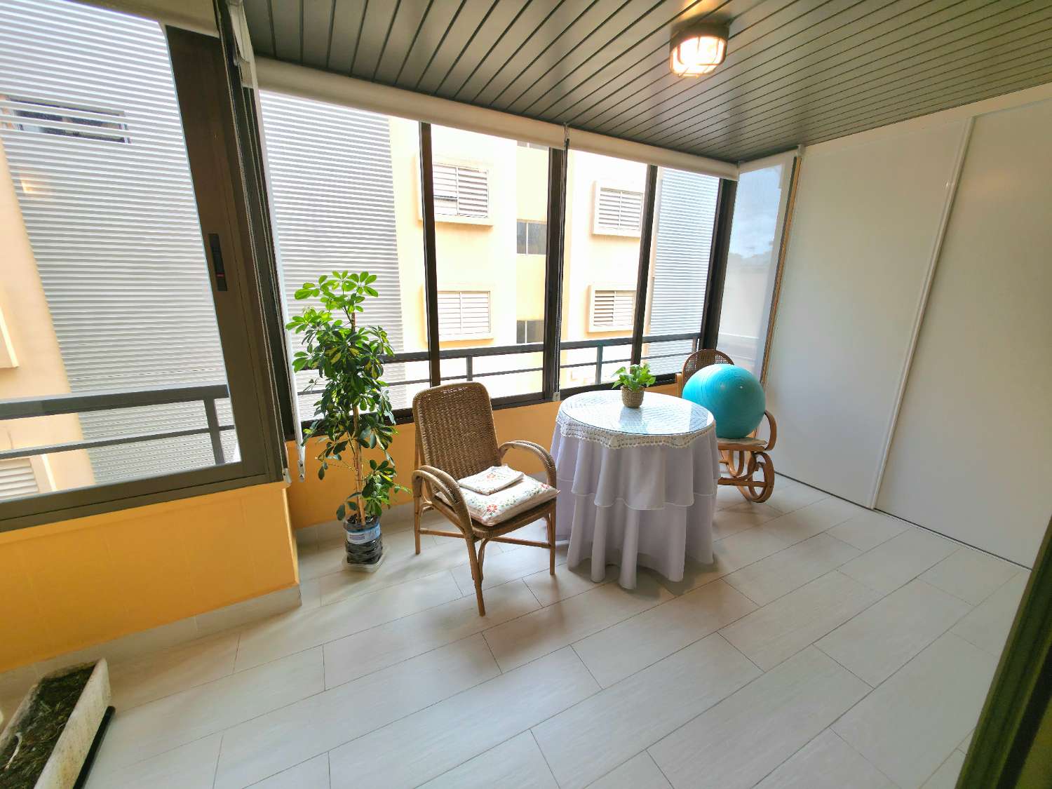 Apartment in Hafennähe mit Blick auf Dalt Vila