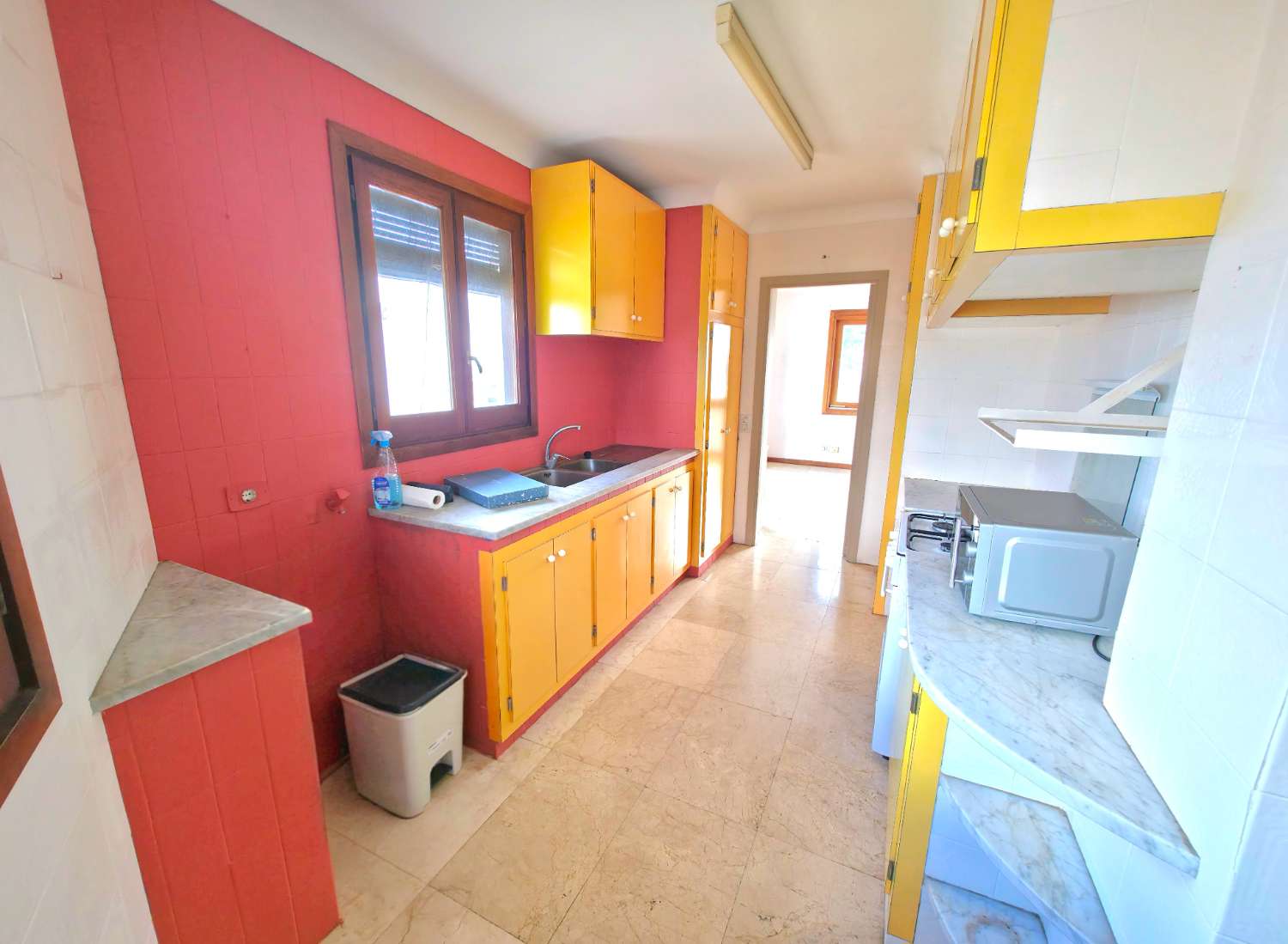 Duplex penthouse with 360º views of the port and Dalt Vila