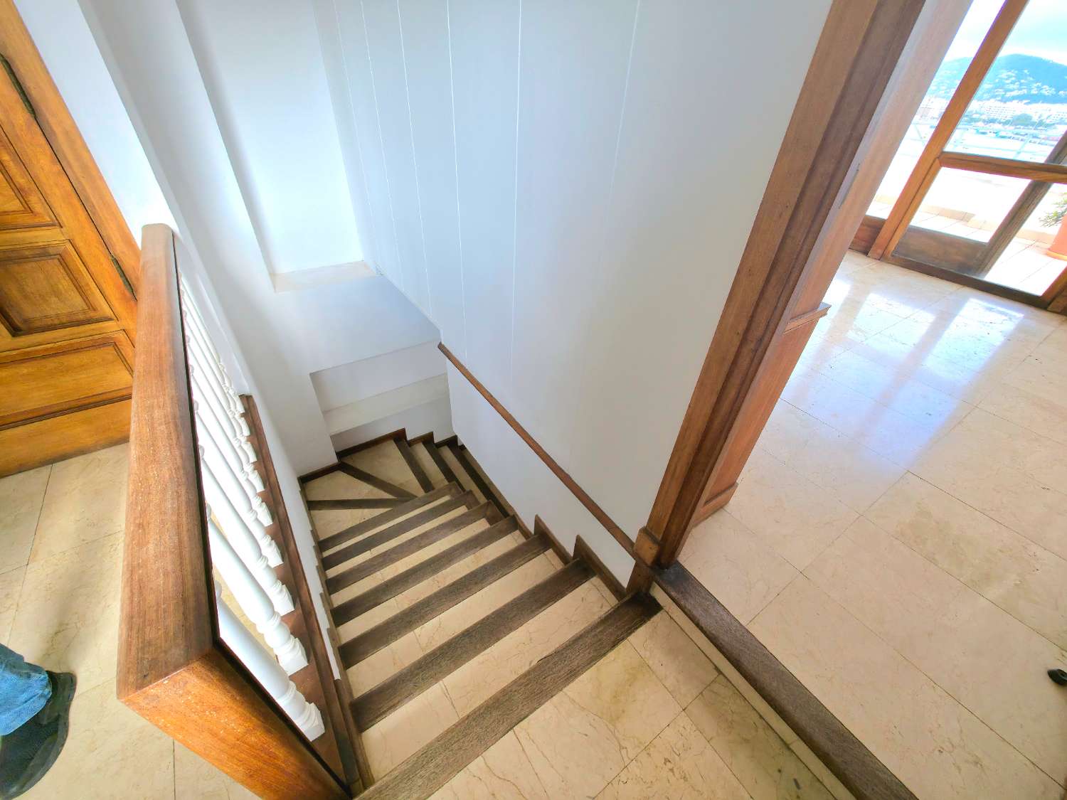 Duplex penthouse with 360º views of the port and Dalt Vila