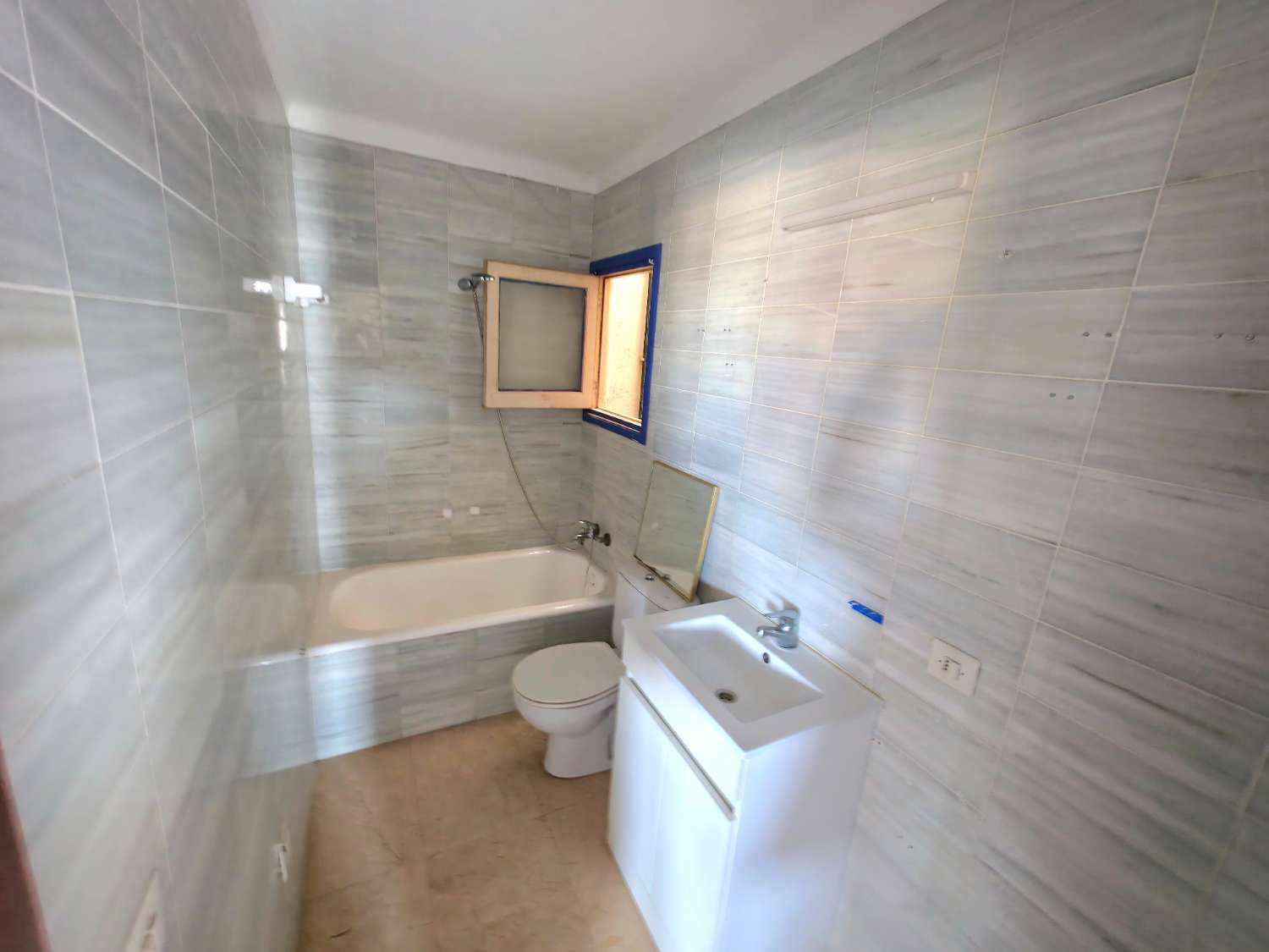 Duplex penthouse with 360º views of the port and Dalt Vila