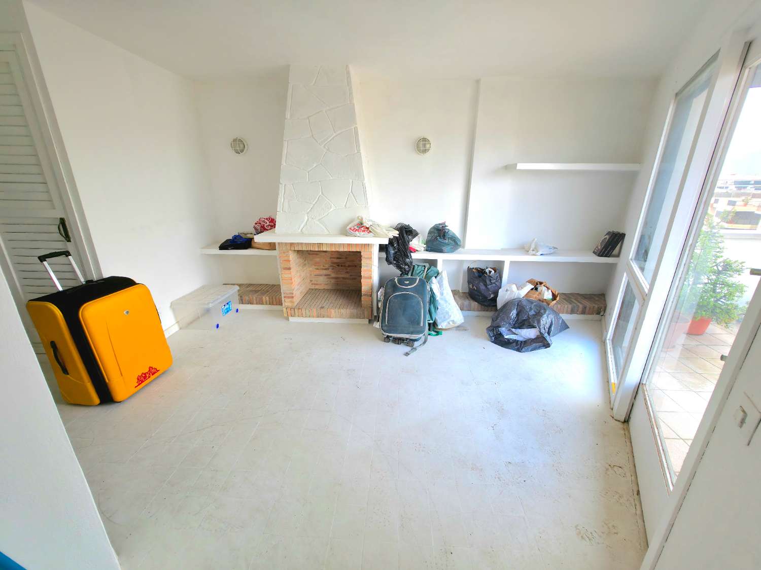 Duplex penthouse with 360º views of the port and Dalt Vila