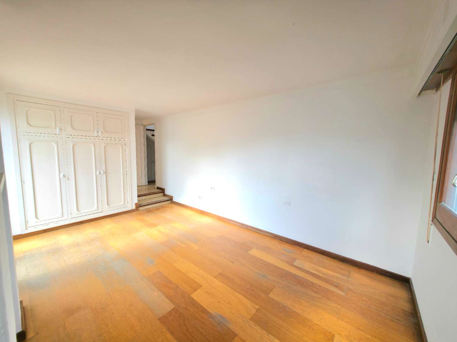 Duplex penthouse with 360º views of the port and Dalt Vila