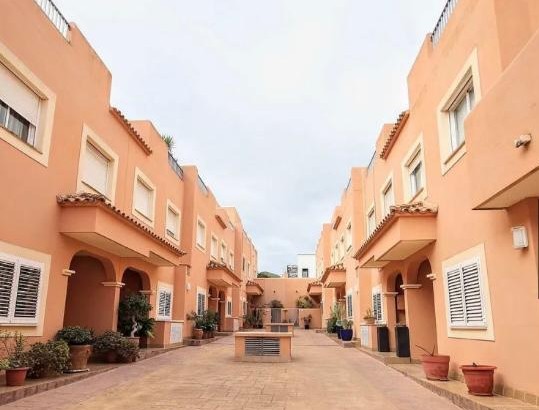 Alquiler de temporada-Chalet adosado en Can Misses