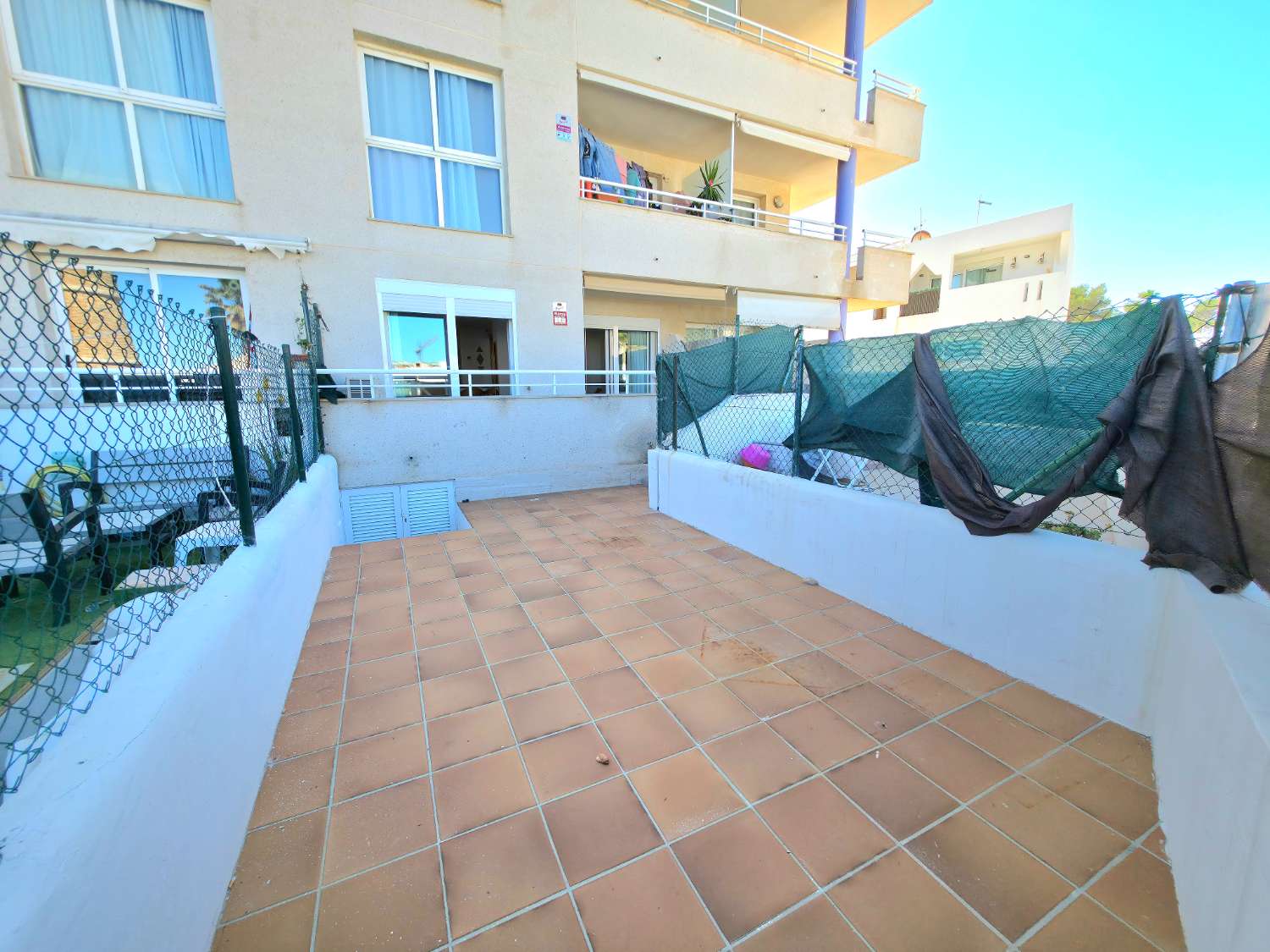 Encantador bajo con gran terraza
