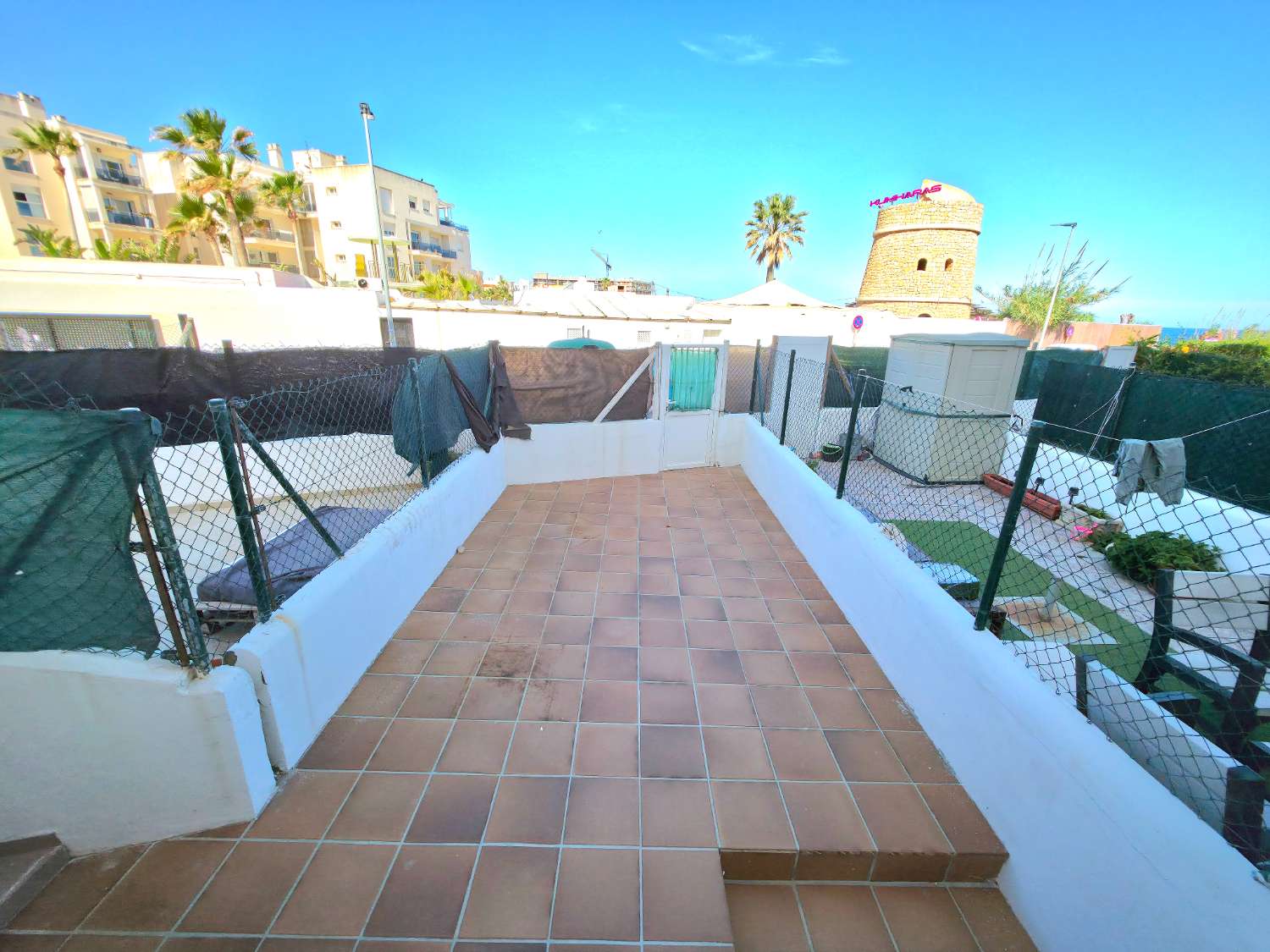 Encantador bajo con gran terraza