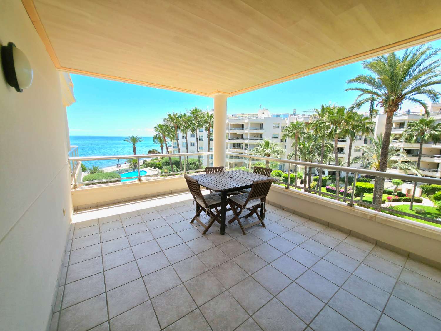 Apartamento en primera línea de mar