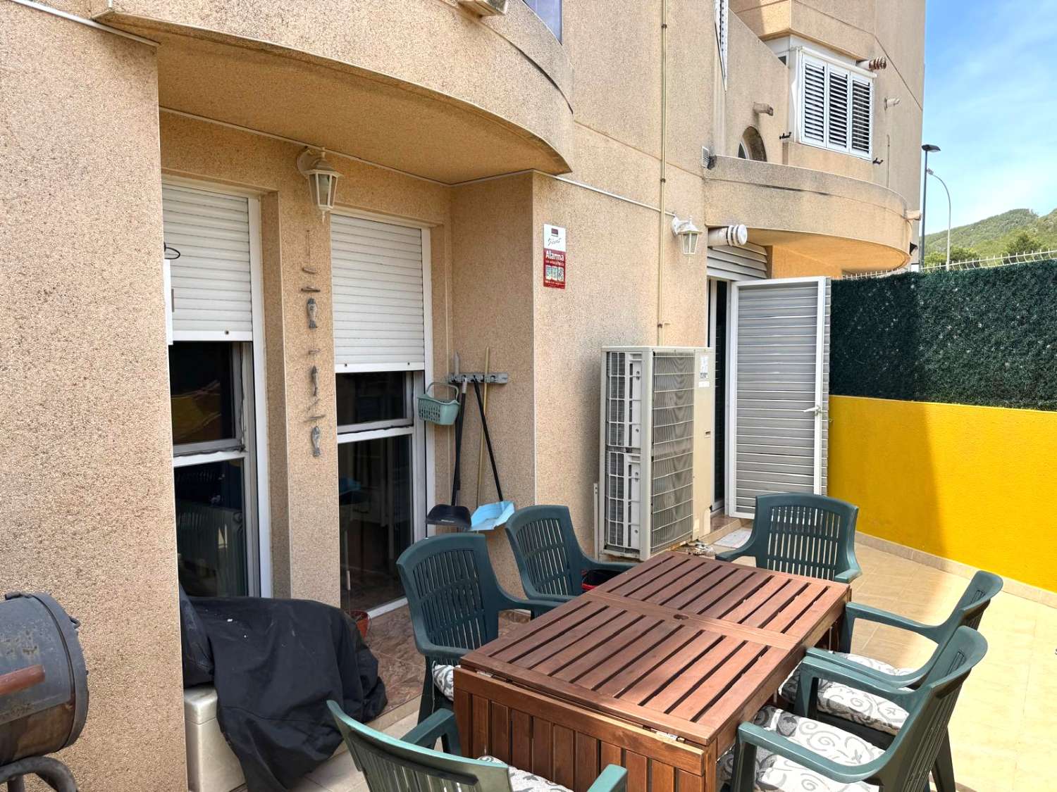 Ground floor apartment with spacious terraces and swimming pool in Can Misses