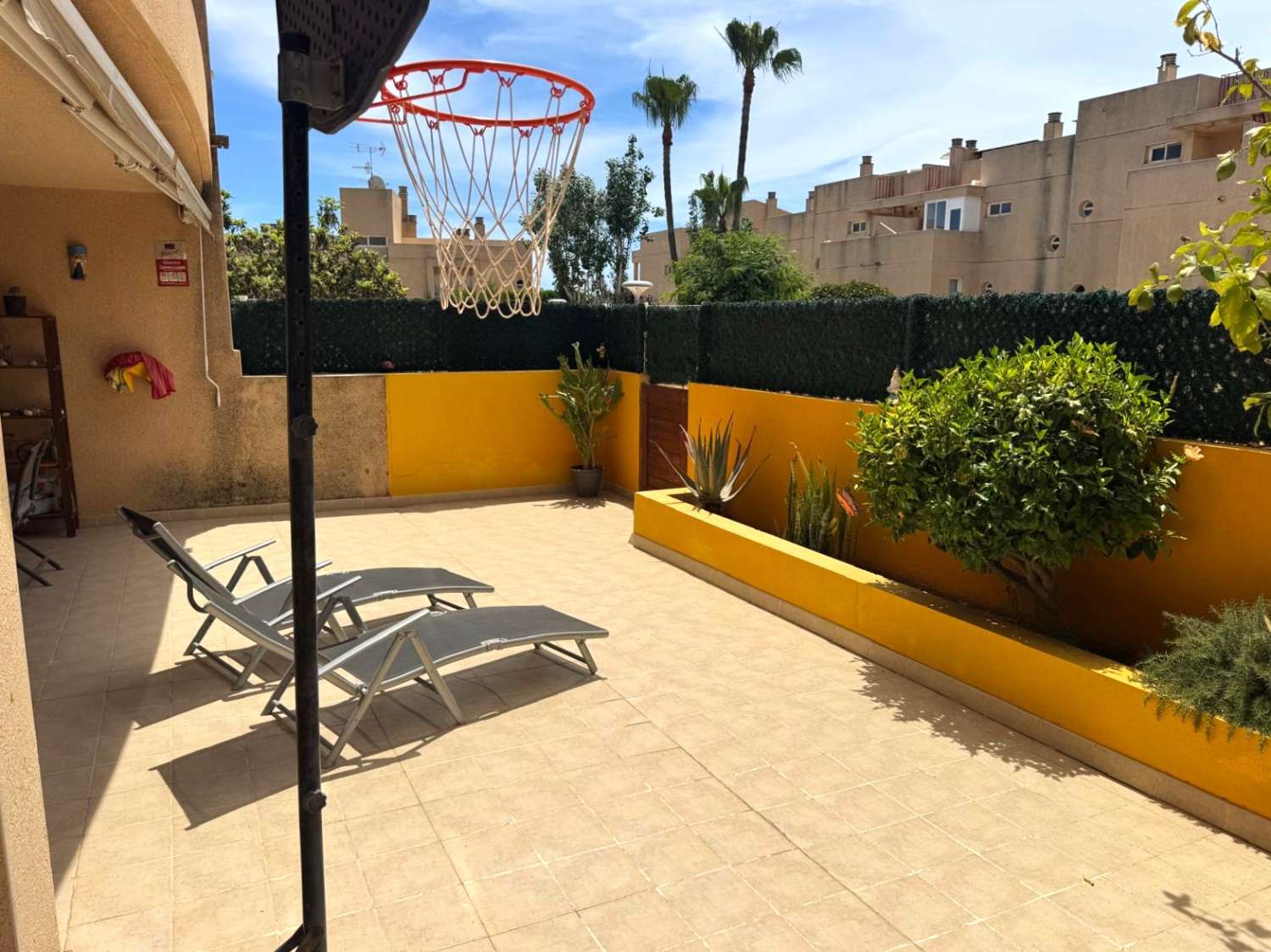 Ground floor apartment with spacious terraces and swimming pool in Can Misses