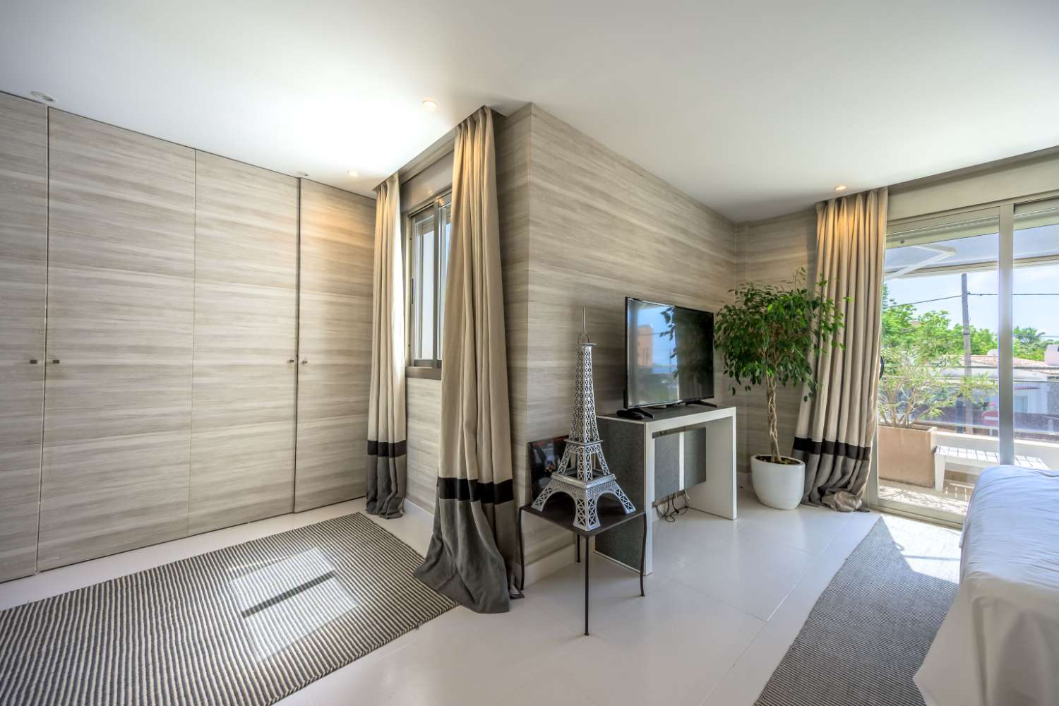 Exclusief duplexappartement met zwembad en dakterras in Illa Plana.