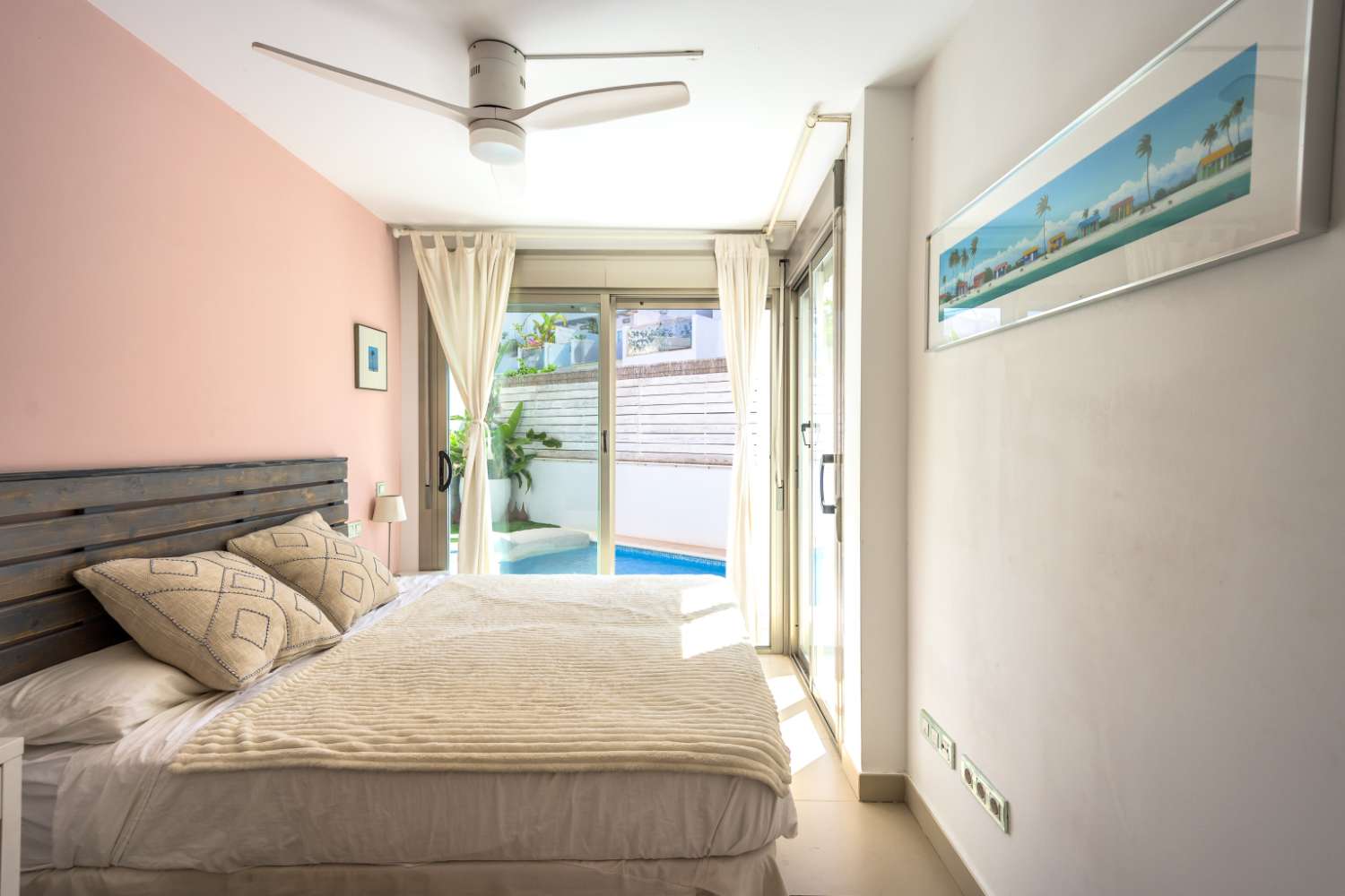 Exclusief duplexappartement met zwembad en dakterras in Illa Plana.