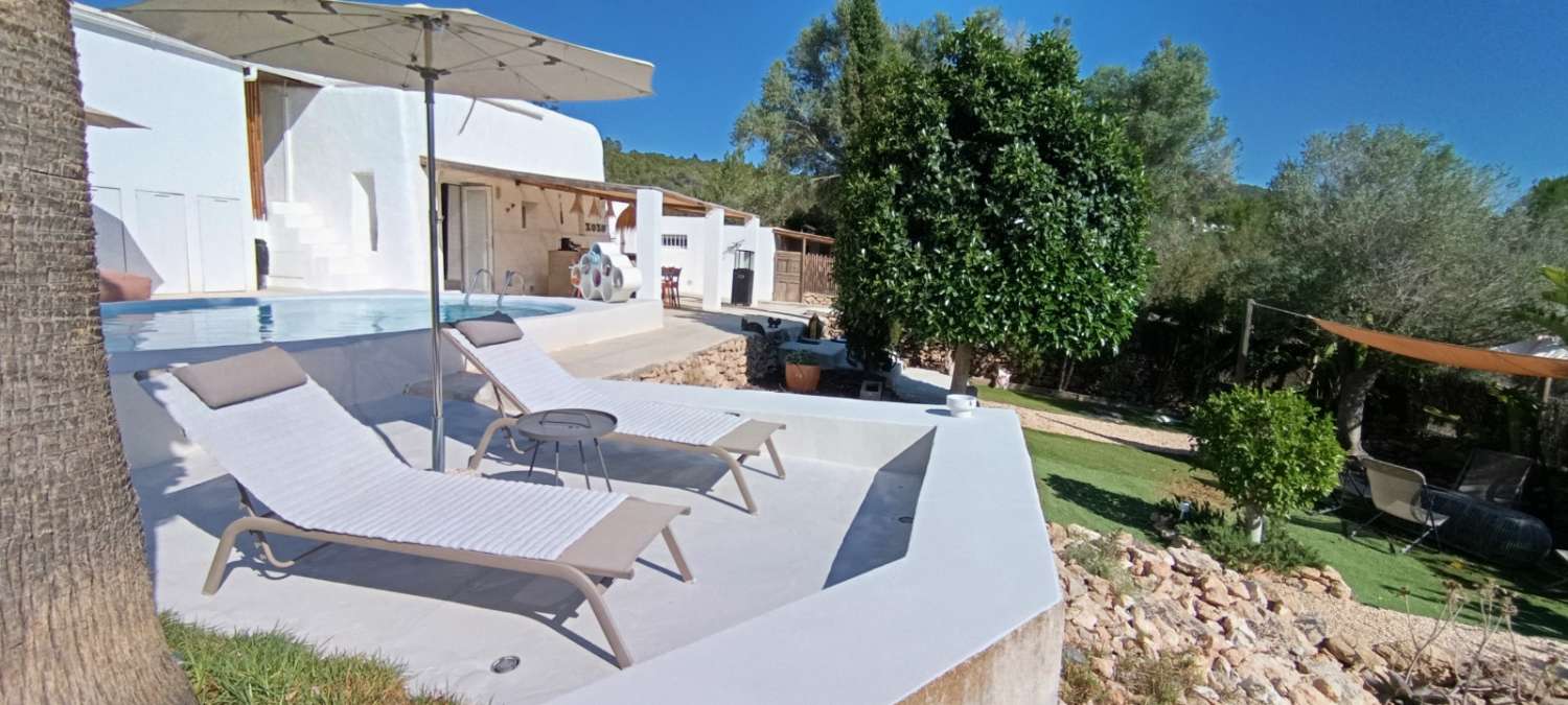 Ferme rustique à l'âme ibicenca à Benimoussa